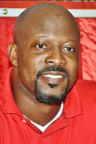 Carlos James